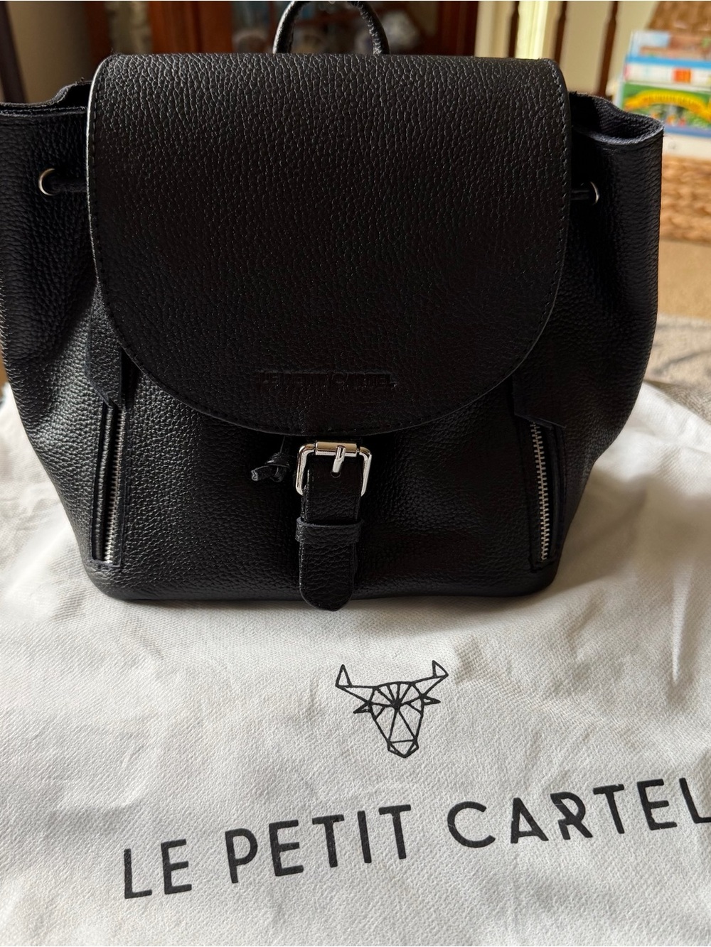 Black Pebbled Leather Backpack - Chic Everyday Carry 
Made in France 🇫🇷